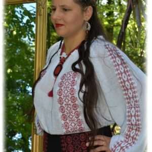 "Barberry" gauze blouse, white-burgundy