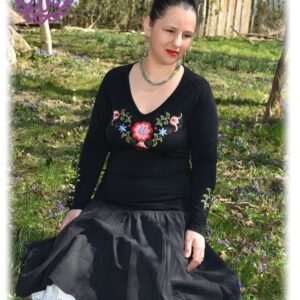 "Cuman Flower" top, long-sleeved, black