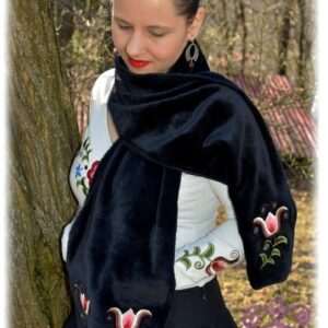 "Cuman Flower" winter scarf, black