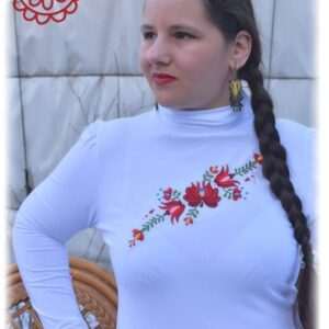 "Matyó Flower" turtleneck, white