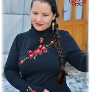 "Matyó Flower" turtleneck, black